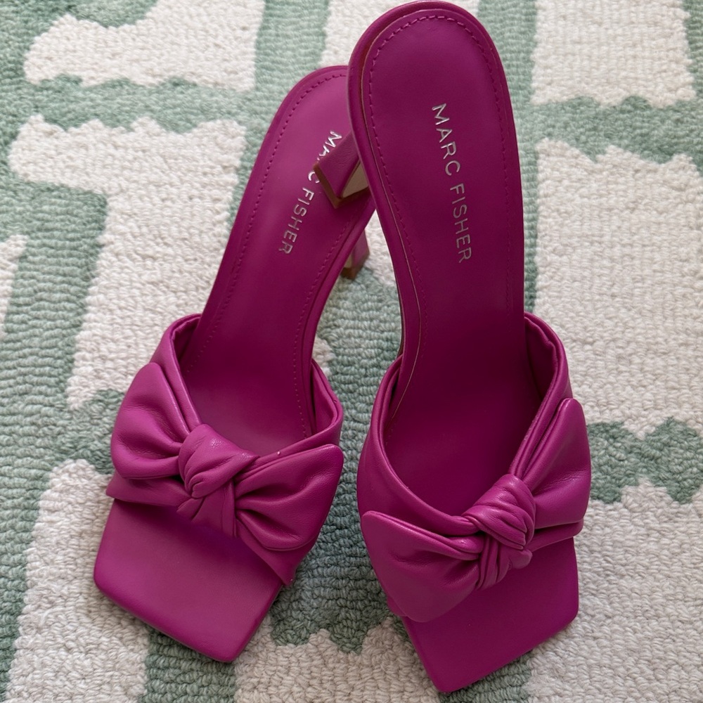 Marc Fisher Fuchsia Bow Heels